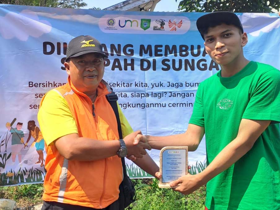 GERAKAN BERSIH SUNGAI HMD BIOLOGI LEBAH MADU 2023